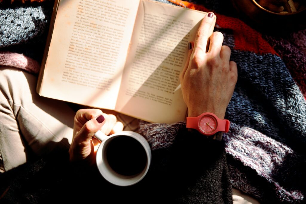 5 Reasons Why Reading Helps You Improve Job Performance