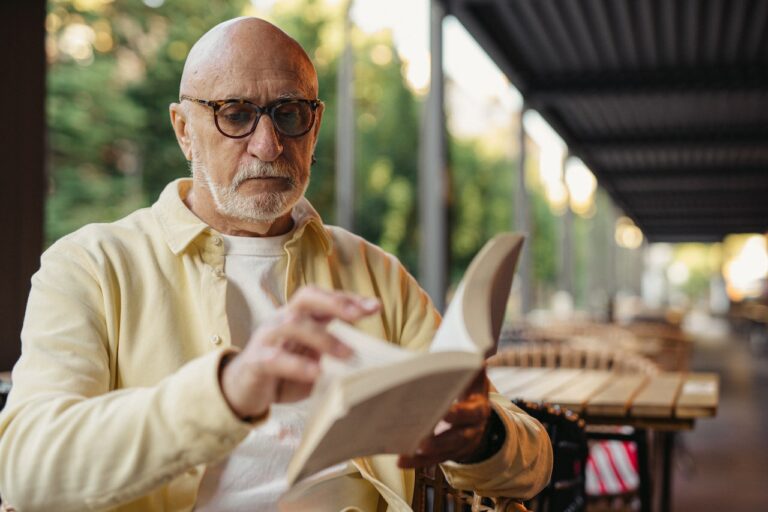 4 Wonderful Things to Look Forward to About Reading During Retirement